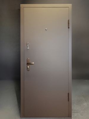 Бюджетная входная дверь