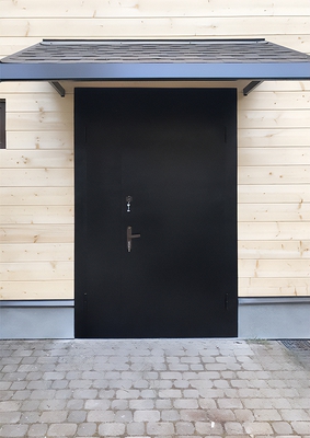 Черная порошковая дверь