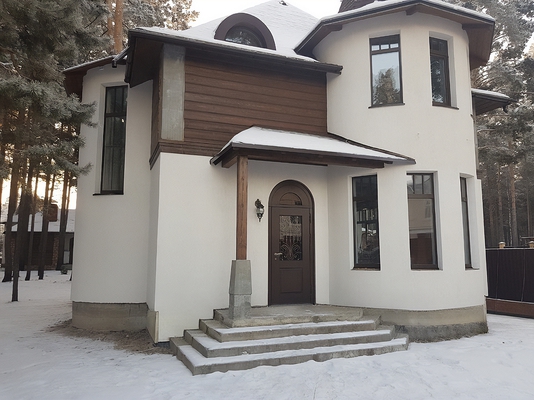 Дверь с арочной фрамугой