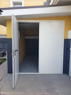 Двупольная огнестойкая дверь