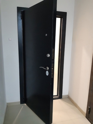 Квартирная дверь